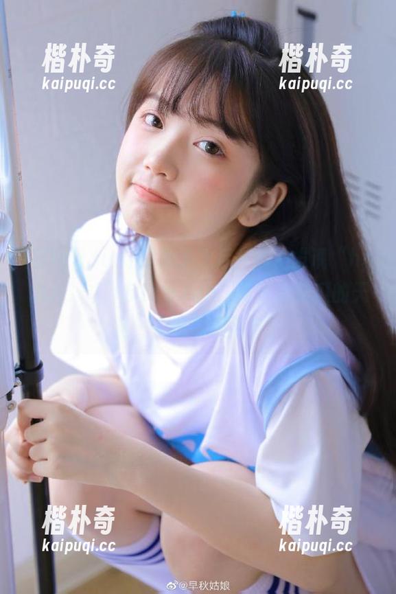 登录了之后，我才发现“hpptt ://51cg.fun”简直是吃瓜的天堂，衣服都懒得穿！
