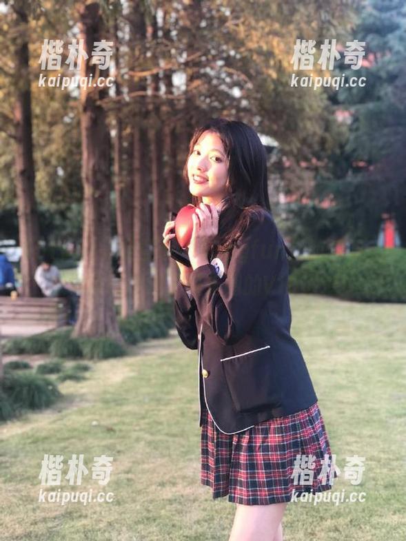 决定登录“51cgfun”的瞬间，感觉自己像进了娱乐圈的VIP通道！