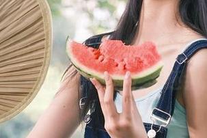 www.51cg双手奉上，直达吃瓜赛事，谁说我只会吃？我还会点评！