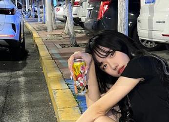 嗨！51吃瓜今日的黑料和资源让我有点恍惚，有一种被窥探的感觉…