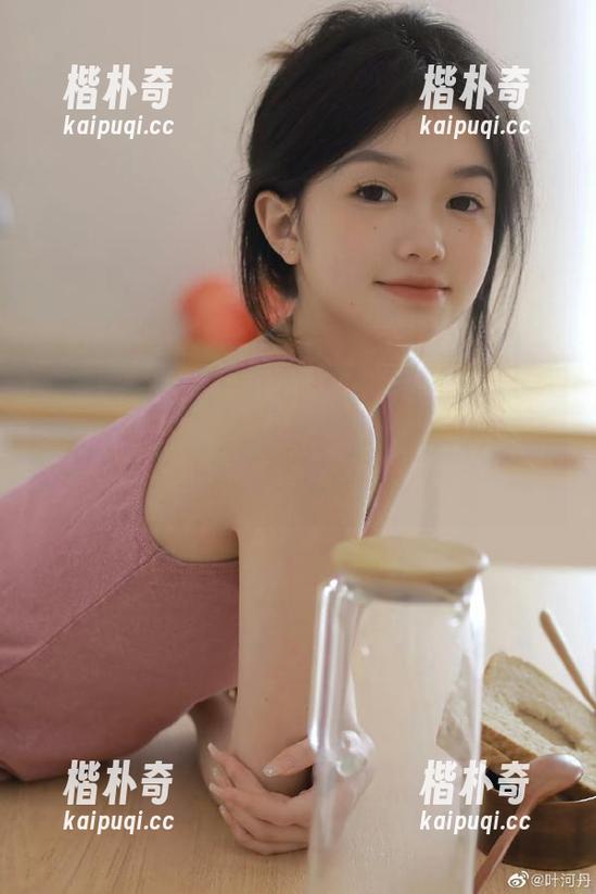 为什么www.hl155.ccm总是能让我在线看八卦？这网站真是个“吸引力黑洞”啊！