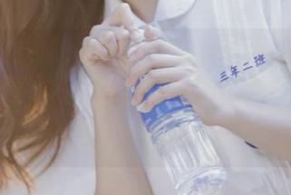 想知道“www.吃瓜”有什么特别视频？我只能说，真的是让人欲罢不能的尬聊。
