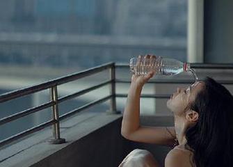呐，zztt21的资源真不少，吃瓜吃得我心里痒痒