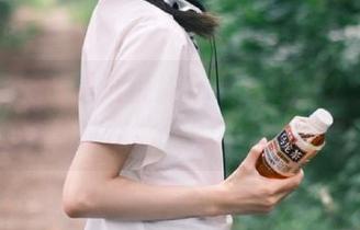 是谁说娜娜不能逆袭？五一吃瓜视频教你如何hold住全场！