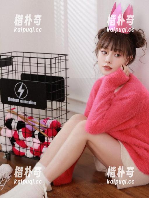 用“免费吃瓜”app流浪在网络海洋，时不时被八卦浪潮冲得东倒西歪，太刺激了！