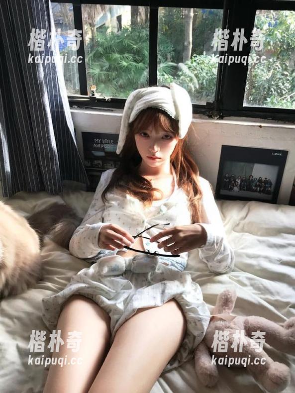 尬聊加戏,最新在线吃瓜网让你成为评论界的潮流先锋! 尬聊加戏,最新在线吃瓜网让你成为评论界的潮流先锋!
