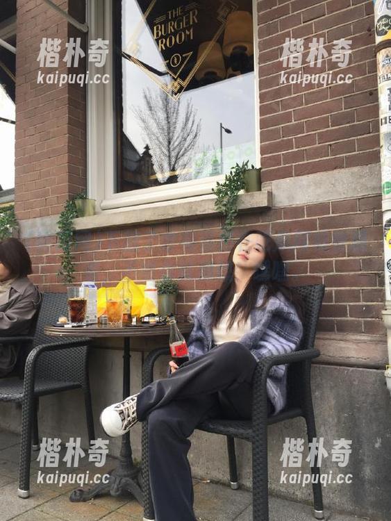 下载了才有资格在吃瓜网畅快观看,不然你就别想!嘿嘿。 下载了才有资格在吃瓜网畅快观看,不然你就别想!嘿嘿。