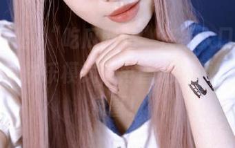 “吃瓜网站”在线入口开了，用户自带快乐模式，再普通的瓜也能刷新惊喜！