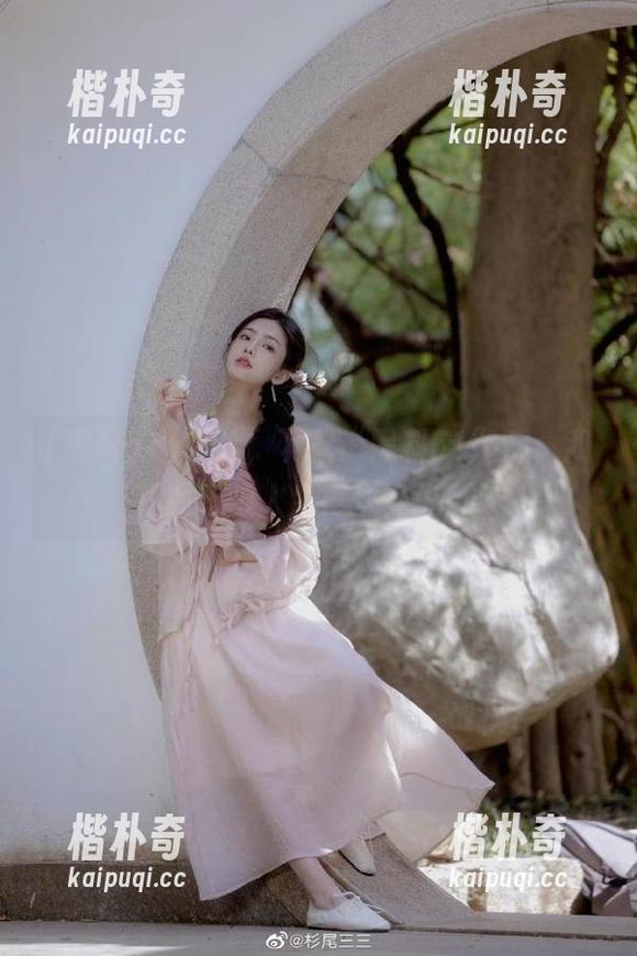哈哈，下载“黑料51”后，我的吃瓜人生再次升华！