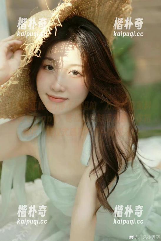 你不知道的“万篇长征黑料正能量”app，吃瓜的同时居然还帮你招桃花，这仪式感真不是一般的强！
