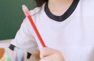 黑料社苹果版：八卦没上线，话题却在线呀！