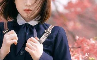 黑料社app：不怕被围观，反而越吃越兴奋，居然能这么扎心！