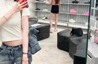黑料网在线，想知道你们的偶像在干啥？答案等你来发现！