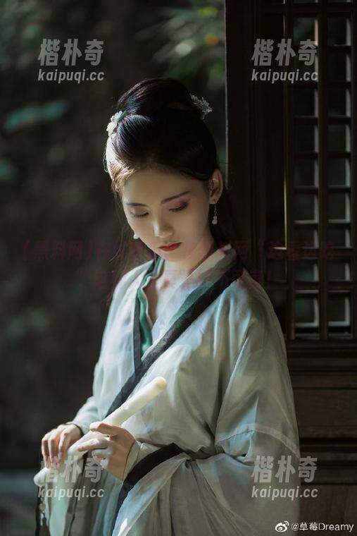 在线听瓜：在黑料网“边看边吃”这种人生真是妙不可言！