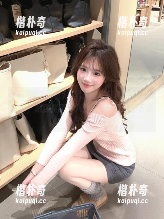 “黑料网老司机42”今天更新，跟你拼了，八卦天空闪电般砸下来了！